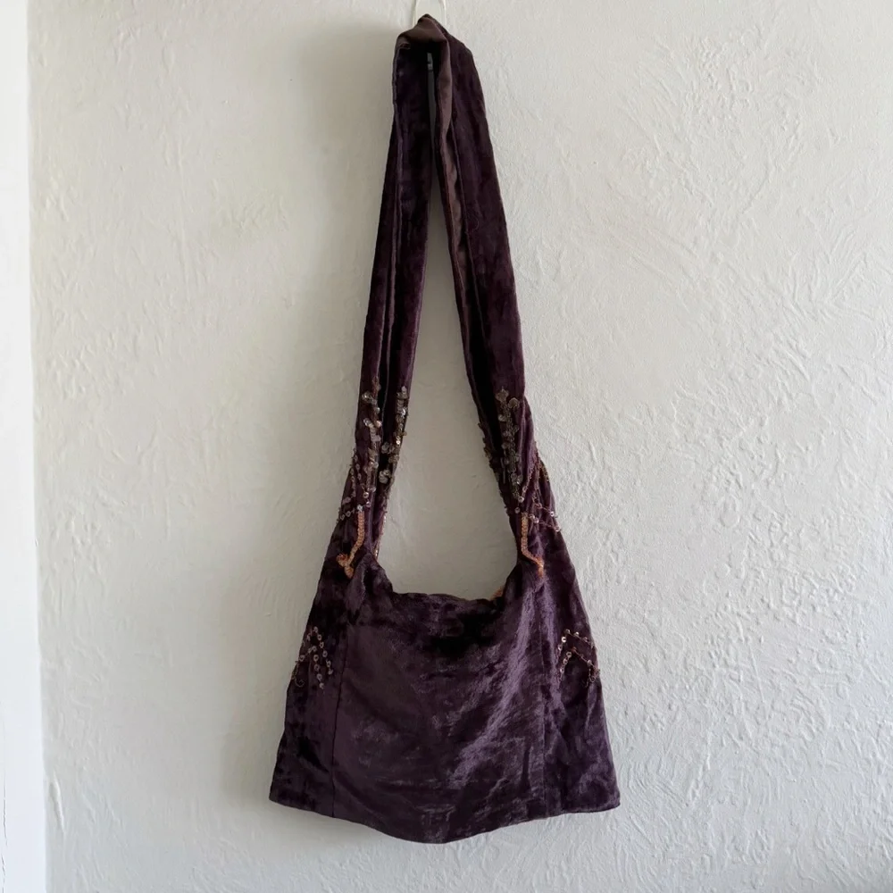SOLD Y2K Aldo Velvet Floral Beaded Embroidered Hobo Bag - Picture 4 of 5